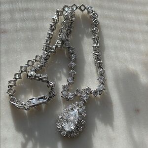 Elegant Silver Necklace with Crystal Accents